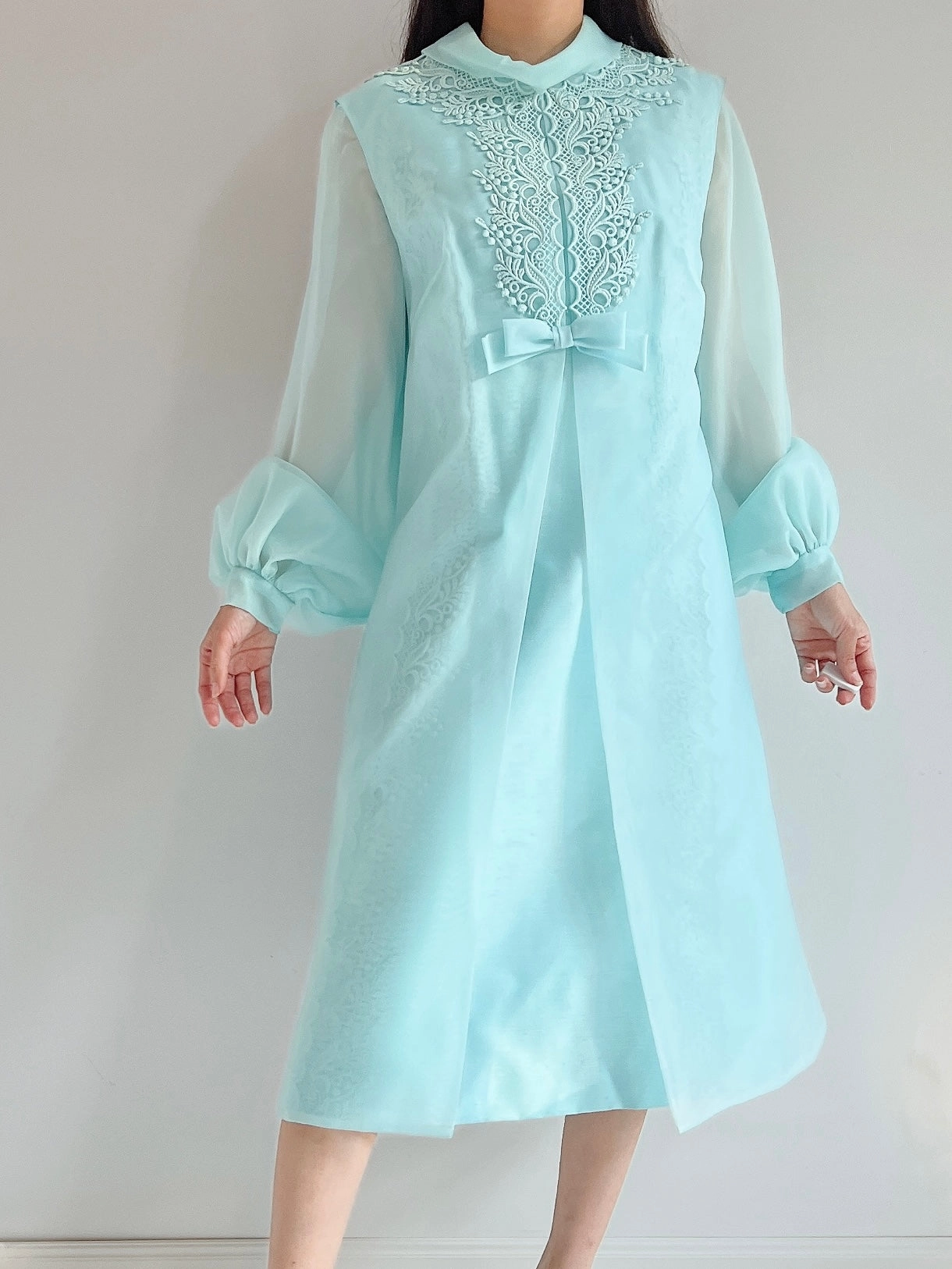 1960s 2-Piece Aqua Puff Sleeve Raw Silk and Organza Dress - M