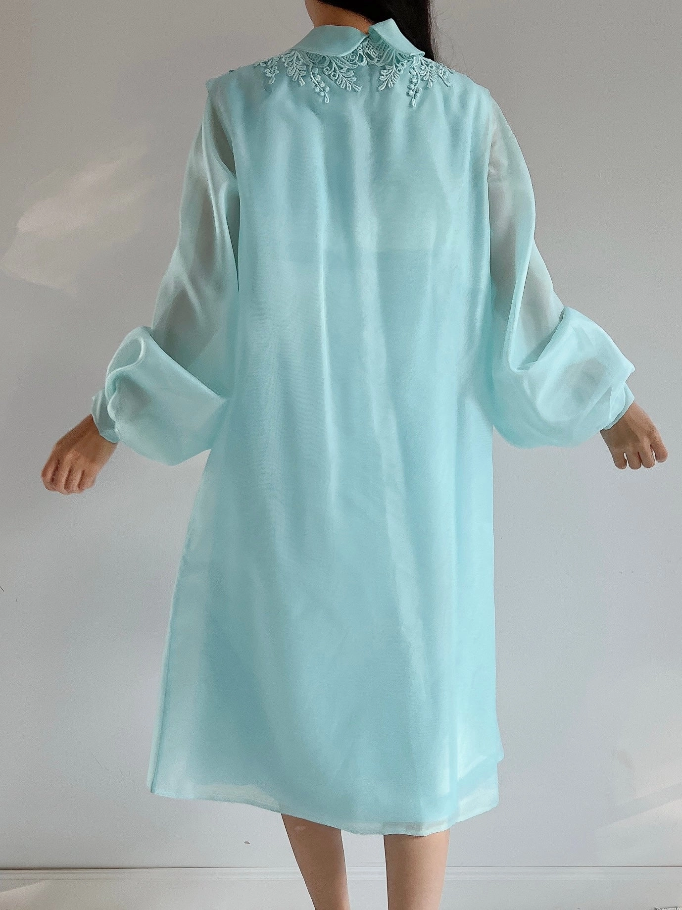 1960s 2-Piece Aqua Puff Sleeve Raw Silk and Organza Dress - M