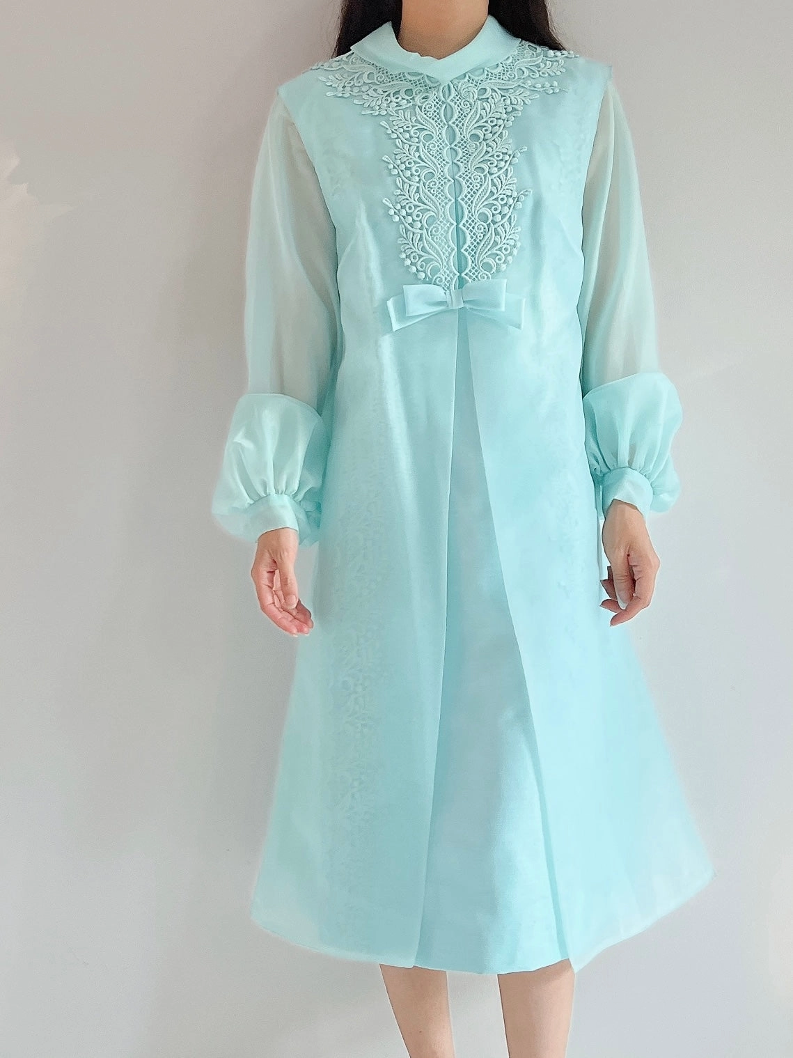 1960s 2-Piece Aqua Puff Sleeve Raw Silk and Organza Dress - M