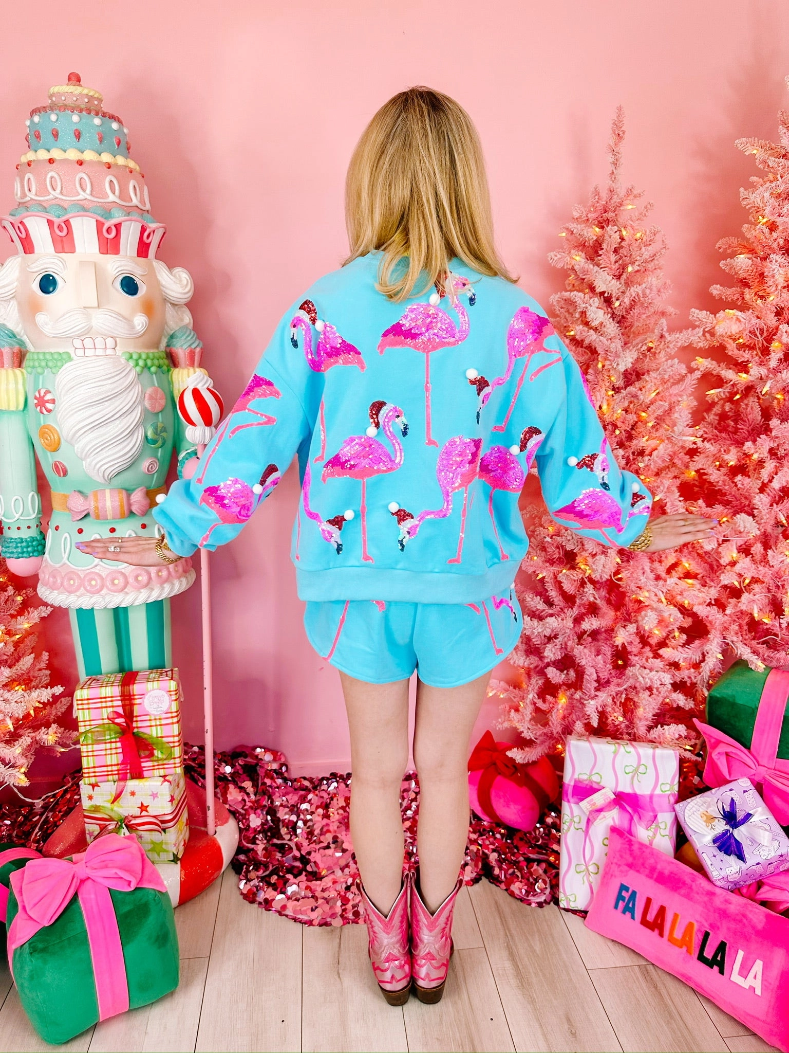 FLAMINGO SANTA HAT SHORTS - AQUA